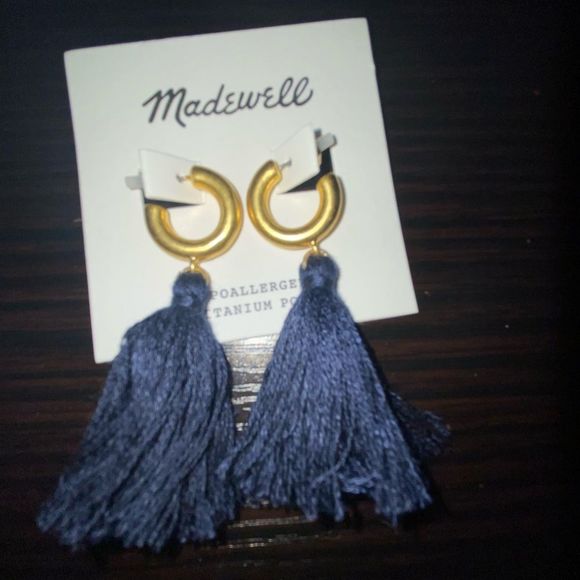 Madewell Jewelry - 💕NEW WITH TAGS! MADEWELL tassel earrings❤️